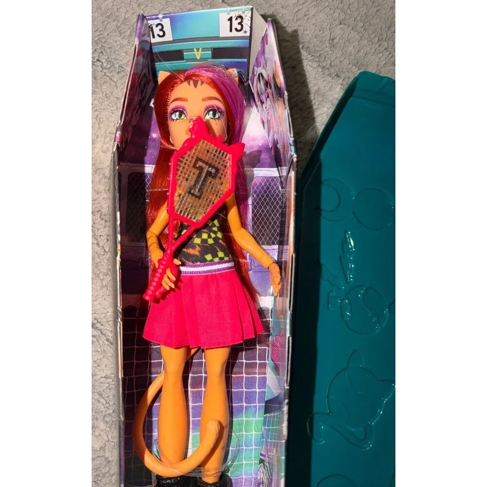 Monster High Buried Secrets Courtside Fang-Out Toralei Stripe Doll
